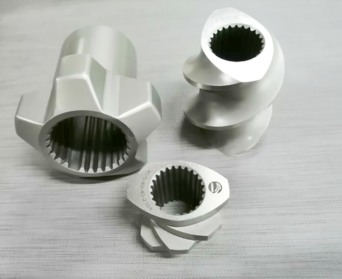 Elementi a vite di estrusore in plastica gemellare ad uso elevato con trattamento di estinzione a vuoto Segmenti di pala a volo singolo