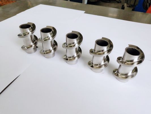 ZSE75 Co che gira i pezzi di ricambio gemellati HRC58 - dell'estrusore a vite durezza 62