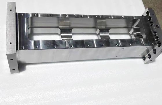 Macchine per la lavorazione a CNC per la fabbricazione di materiali plastici